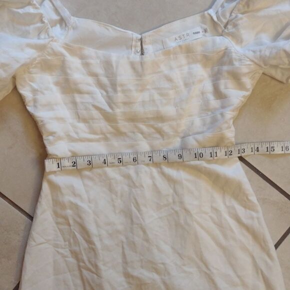 ASTR Pleat Front white minidress Viscose Linen blend Dress cross back puff sleev - Picture 5 of 15